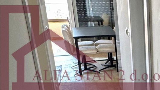 MAKARSKA&comma; PRVO USELJENJE&comma; dvosoban stan za dugoro&ccaron;ni najam 900&euro;