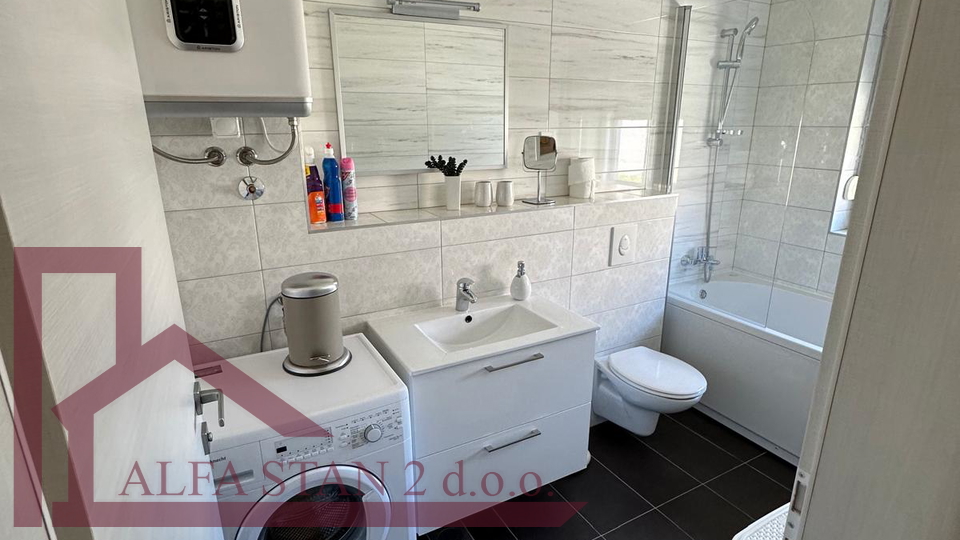 LONG-TERM RENTAL - PODSTRANA, STROŽANAC!!! Luxurious two-room apartment with a swimming pool