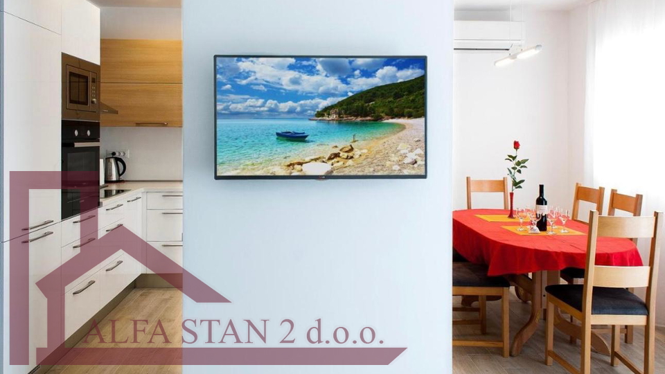 Appartamento, 140 m2, Affitto, Stobreč