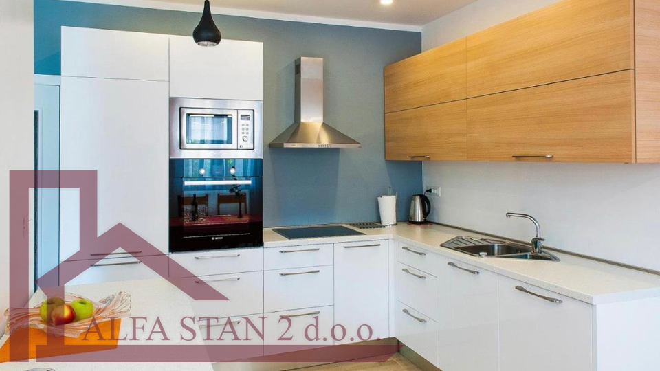 Appartamento, 140 m2, Affitto, Stobreč