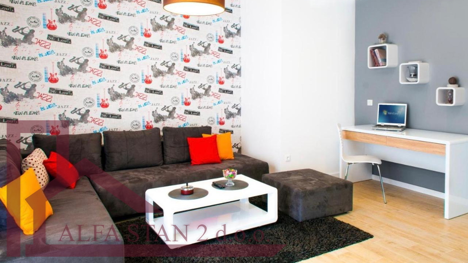 Appartamento, 140 m2, Affitto, Stobreč