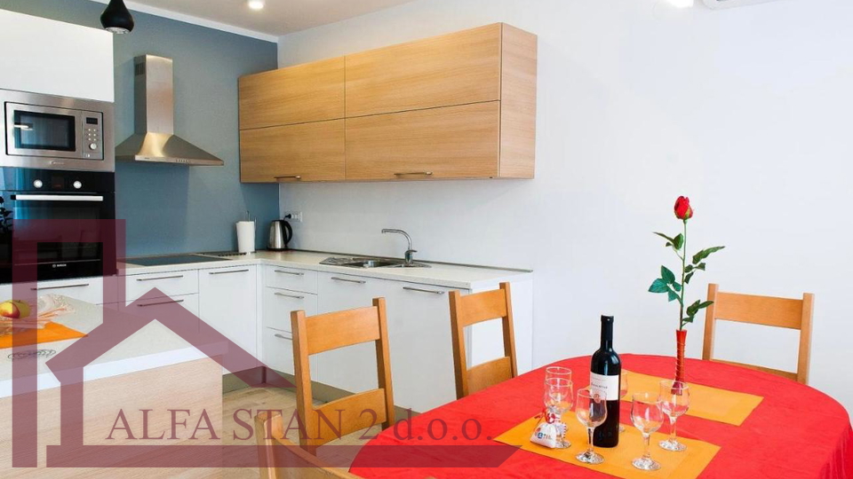 Appartamento, 140 m2, Affitto, Stobreč