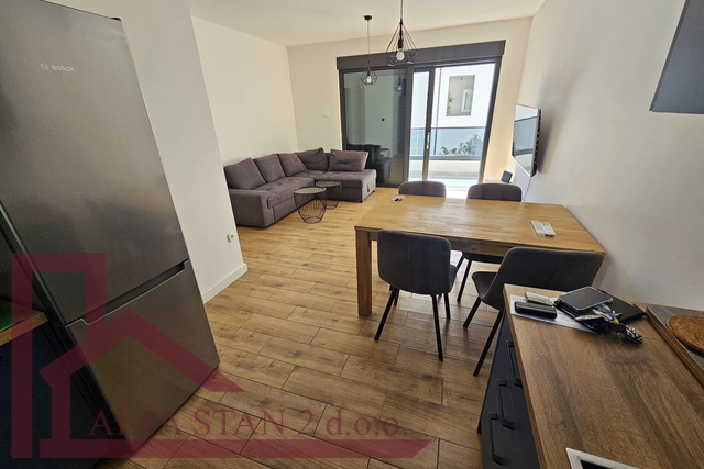 Podstrana, Strožanac, bellissimo appartamento nuovo di due locali per affitto a lungo termine