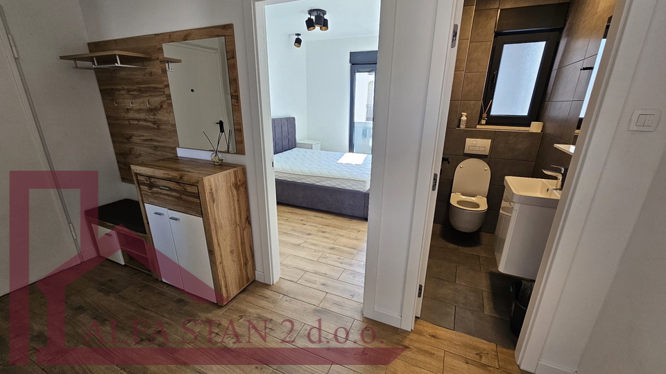 Podstrana, Strožanac, Prekrasan novoizgrađeni dvosobni stan za dugoročni najam