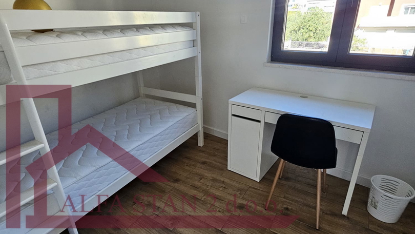 Podstrana, Strožanac, Prekrasan novoizgrađeni dvosobni stan za dugoročni najam