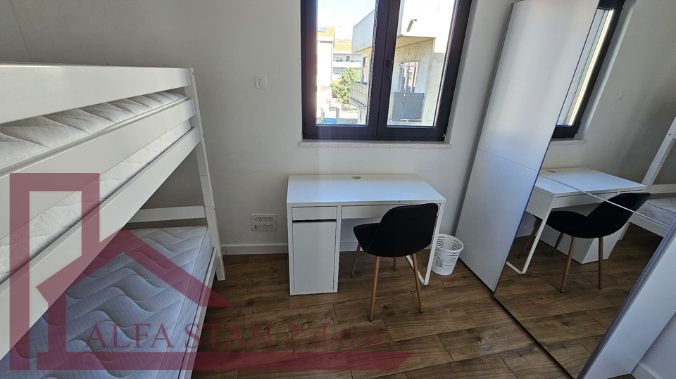 Podstrana, Strožanac, Prekrasan novoizgrađeni dvosobni stan za dugoročni najam