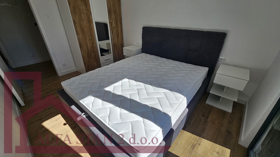 Podstrana, Strožanac, Prekrasan novoizgrađeni dvosobni stan za dugoročni najam