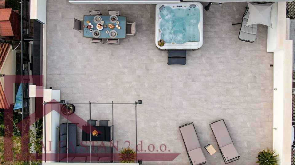 Appartamento, 101 m2, Affitto, Podstrana - Strožanac