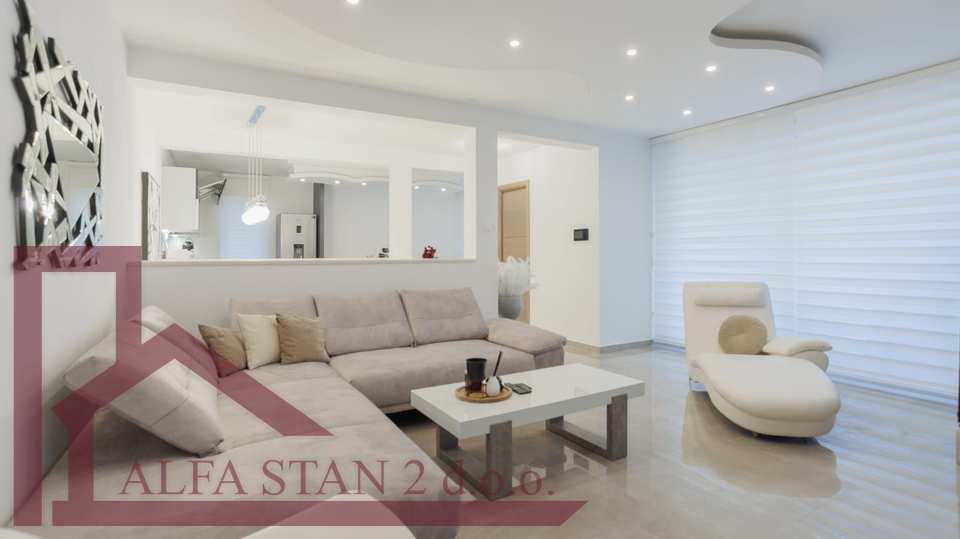 Appartamento, 101 m2, Affitto, Podstrana - Strožanac