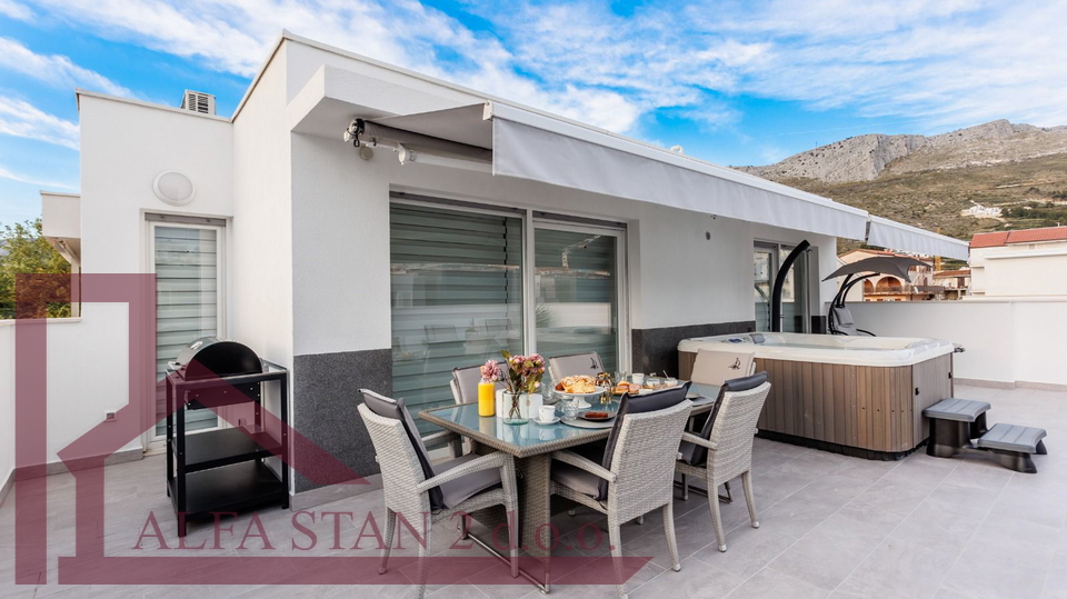 Appartamento, 101 m2, Affitto, Podstrana - Strožanac