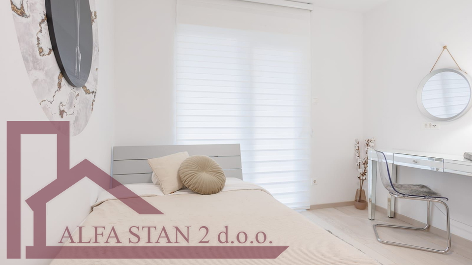 Appartamento, 101 m2, Affitto, Podstrana - Strožanac