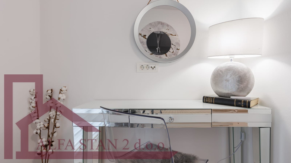 Appartamento, 101 m2, Affitto, Podstrana - Strožanac