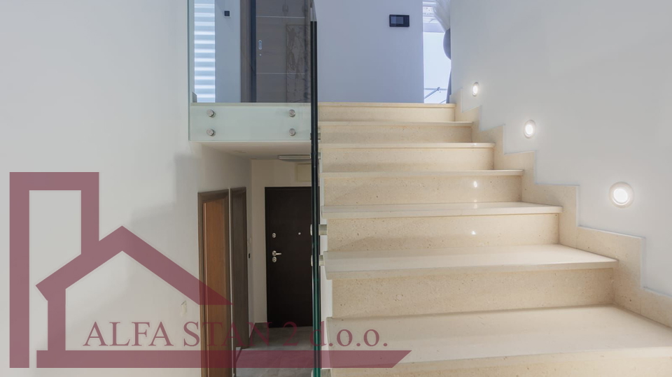 Appartamento, 101 m2, Affitto, Podstrana - Strožanac