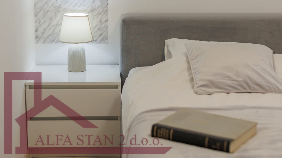 Appartamento, 101 m2, Affitto, Podstrana - Strožanac