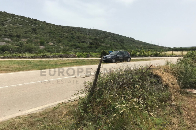 Poljoprivredno zemljište u Nerežišćima