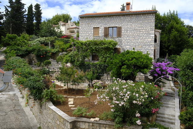 Prekrasna vila s bazenom u Splitskoj