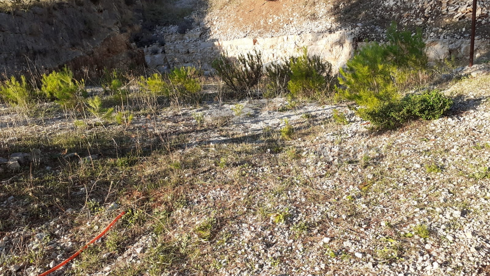 AGRICULTURAL LAND - FIRST ROW TO THE SEA