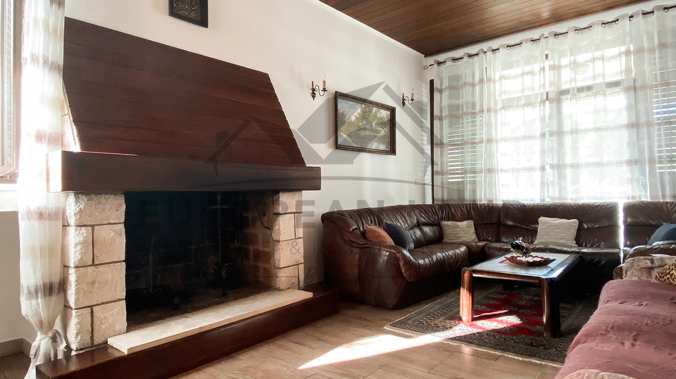 Haus, 345 m2, Verkauf, Supetar