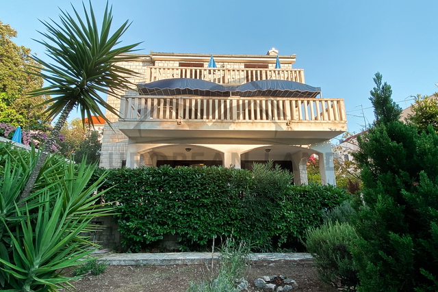 VILA MARE - Supetar