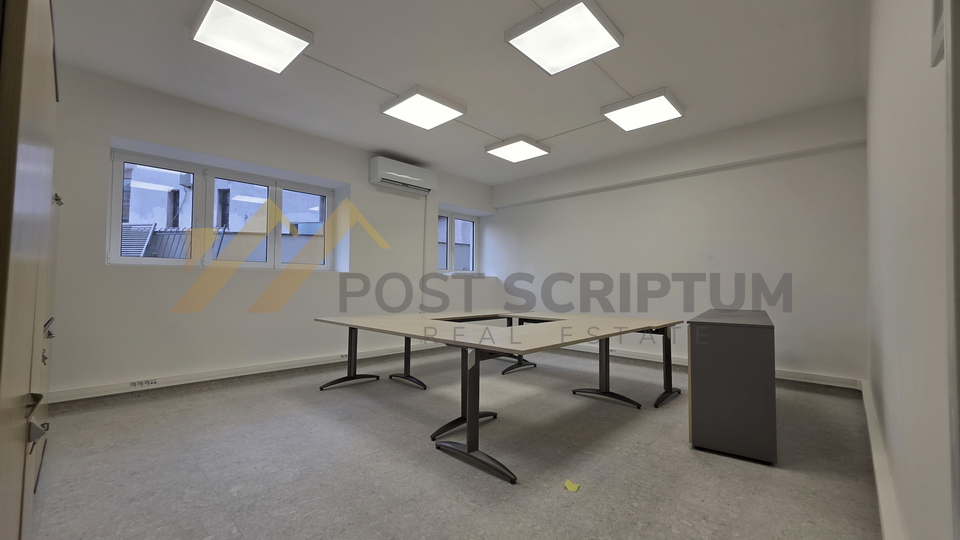 GRAD&comma; POSLOVNO-UREDSKI PROSTOR od 55m2