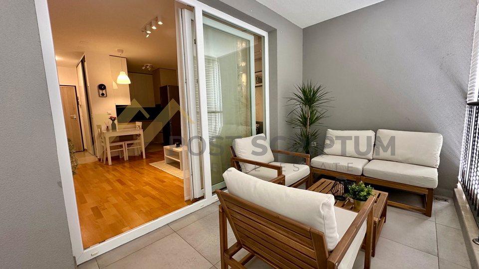 KMAN&comma; NOVOGRADNJA S PARKING MJESTOM U GARA&Zcaron;I