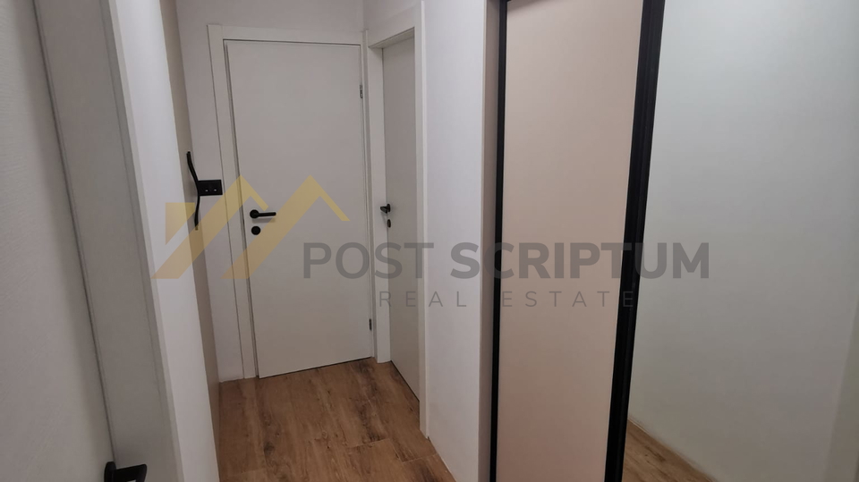 SPLIT 3&comma; KRSTARICA&comma; RENOVIRAN DVOSOBAN