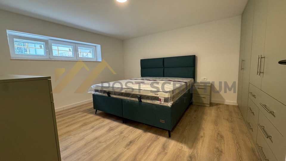 SPINUT&comma; RENOVIRAN JEDNOSOBAN&comma; DUGORO&Ccaron;AN NAJAM&comma; PRVO USELJENJE