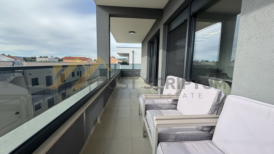 KA&Scaron;TEL &Scaron;TAFILI&Cacute;&comma; TROSOBAN&comma; PARKING&comma; DUGORO&Ccaron;AN NAJAM
