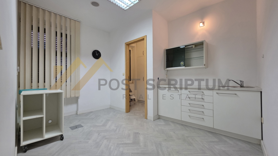 ZVONIMIROVA&comma; POSLOVNI PROSTOR&comma; 80M2&comma; 1&period;KAT