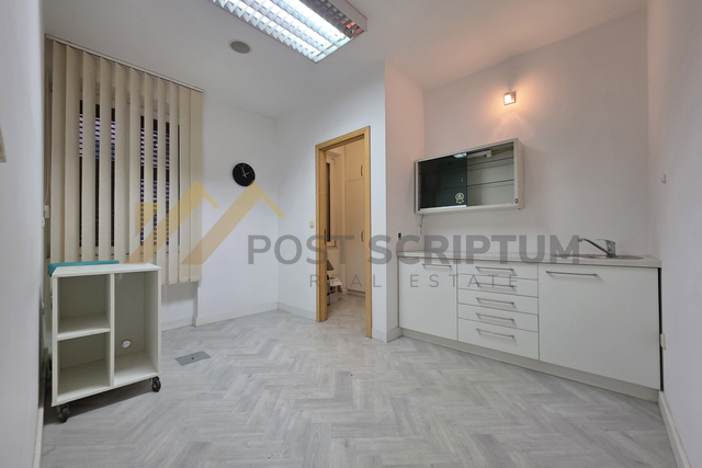 ZVONIMIROVA, POSLOVNI PROSTOR, 80M2, 1.KAT