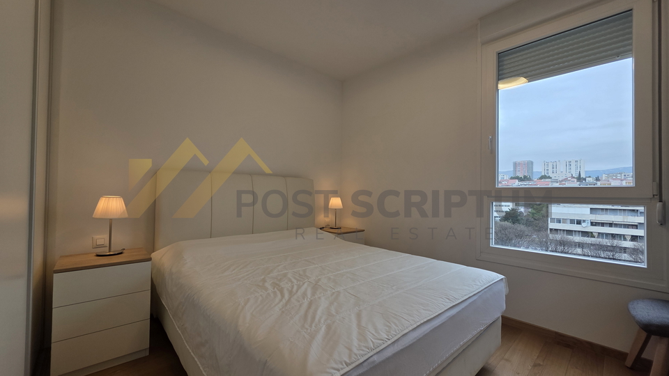 TRSTENIK&comma; PREDIVAN DVOSOBAN&comma; PARKING&comma; DUGORO&Ccaron;NO