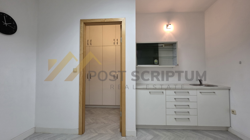 ZVONIMIROVA&comma; POSLOVNI PROSTOR&comma; 80M2&comma; 1&period;KAT