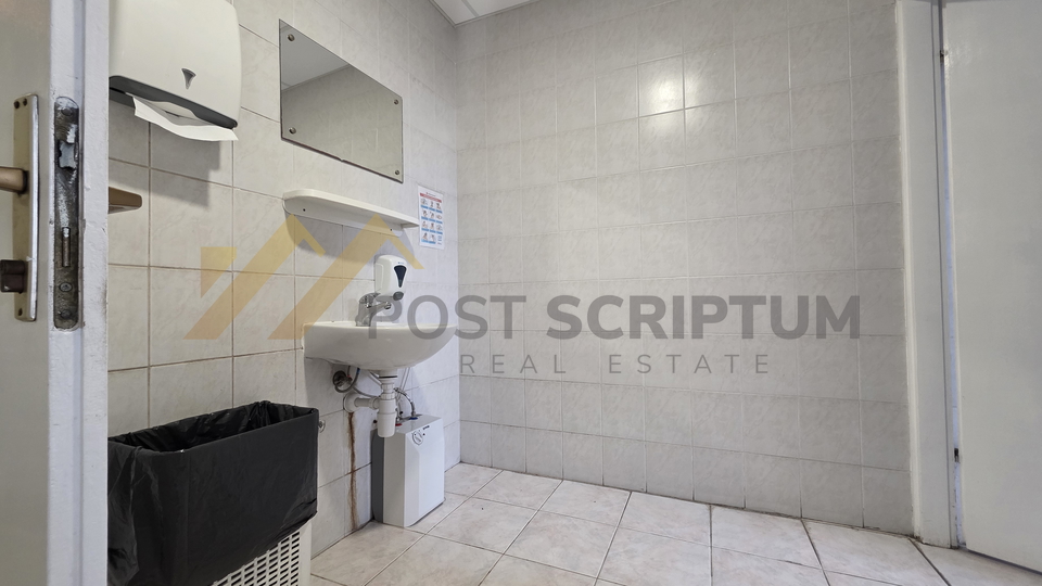 PLOKITE&comma; UREDSKI PROSTOR&comma; HOTEL DUJAM