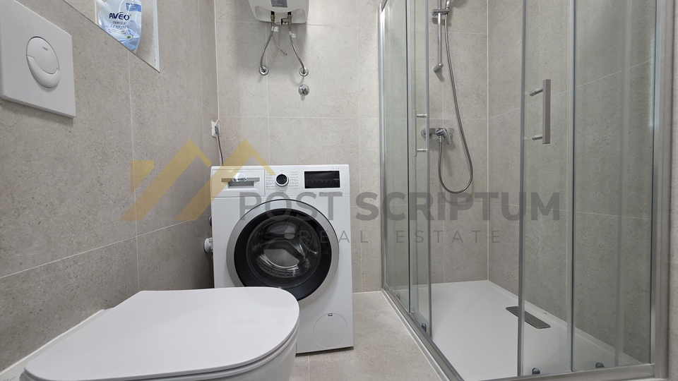 SIROBUJA&comma; ONE BEDROOM&comma; PARKING&comma; FIRST MOVE IN&comma; LONG TERM