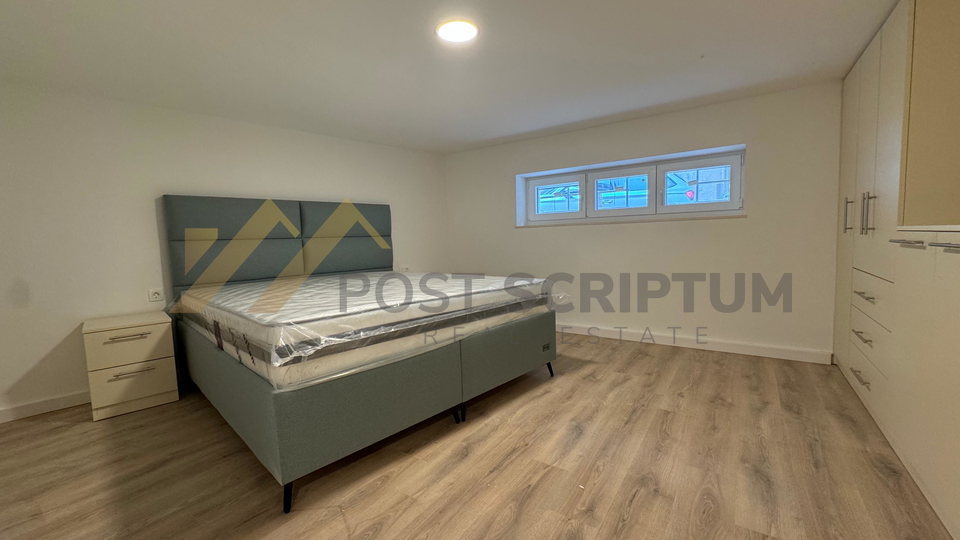 SPINUT&comma; RENOVIRAN JEDNOSOBAN&comma; DUGORO&Ccaron;AN NAJAM&comma; PRVO USELJENJE