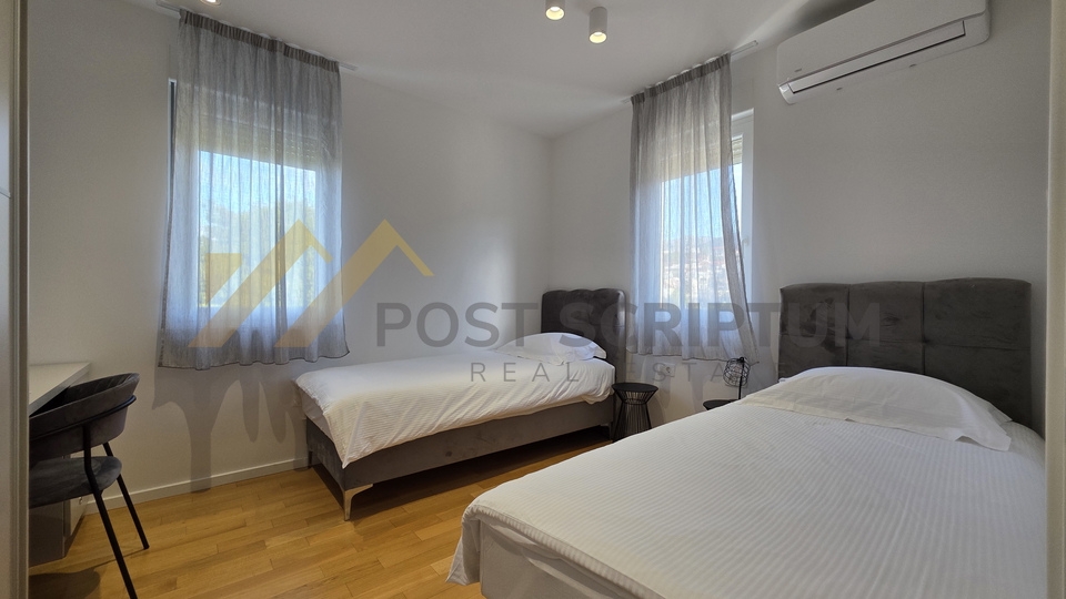 PODSTRANA&comma; PREKRASAN&comma; DVOSOBAN&comma; DUGOROCNO&comma; PARKING