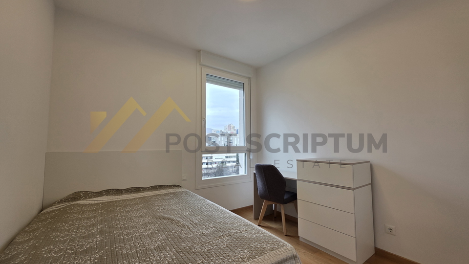 TRSTENIK&comma; PREDIVAN DVOSOBAN&comma; PARKING&comma; DUGORO&Ccaron;NO