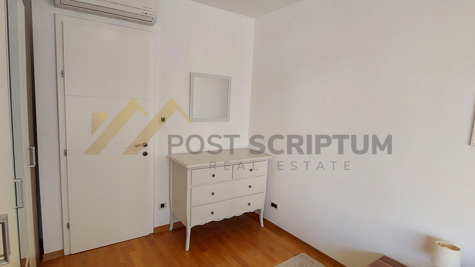 ZENTA, THREE BEDROOM APARTMENT BY THE SEA, LONG-TERM RENT