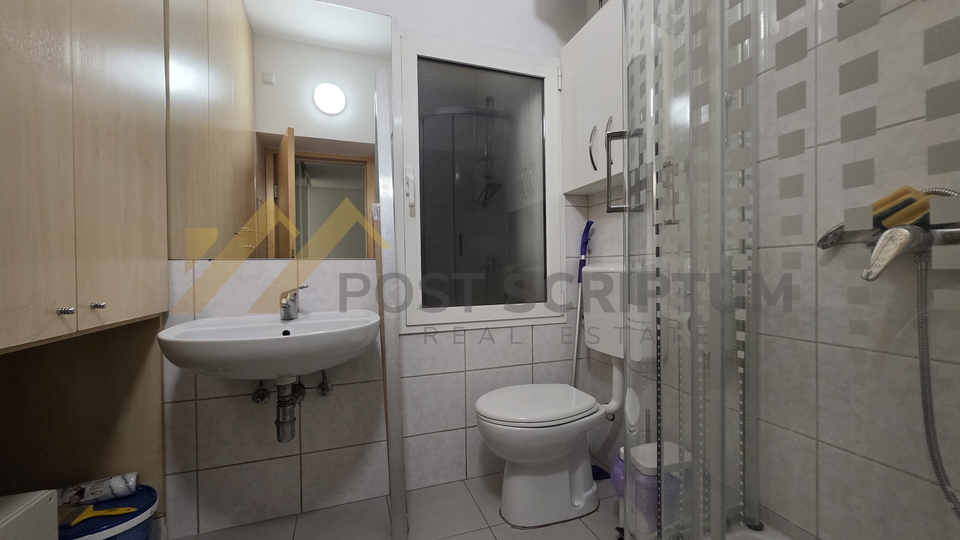 ZVONIMIROVA&comma; POSLOVNI PROSTOR&comma; 80M2&comma; 1&period;KAT