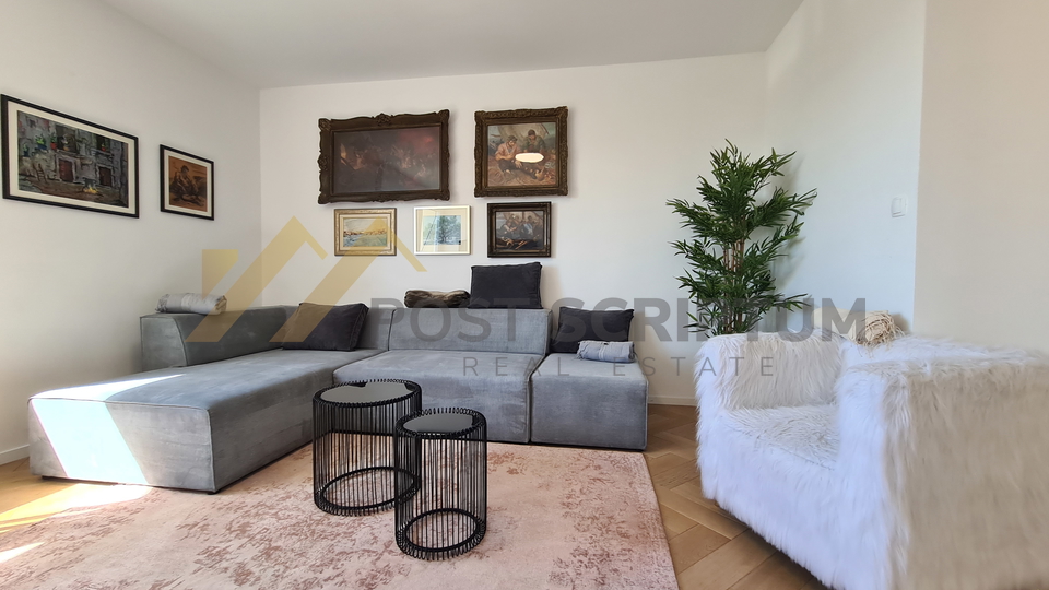 EXCELLENT TWO BEDROOM WITH SEA VIEW, AVAILABLE FOR THE LONG TERM