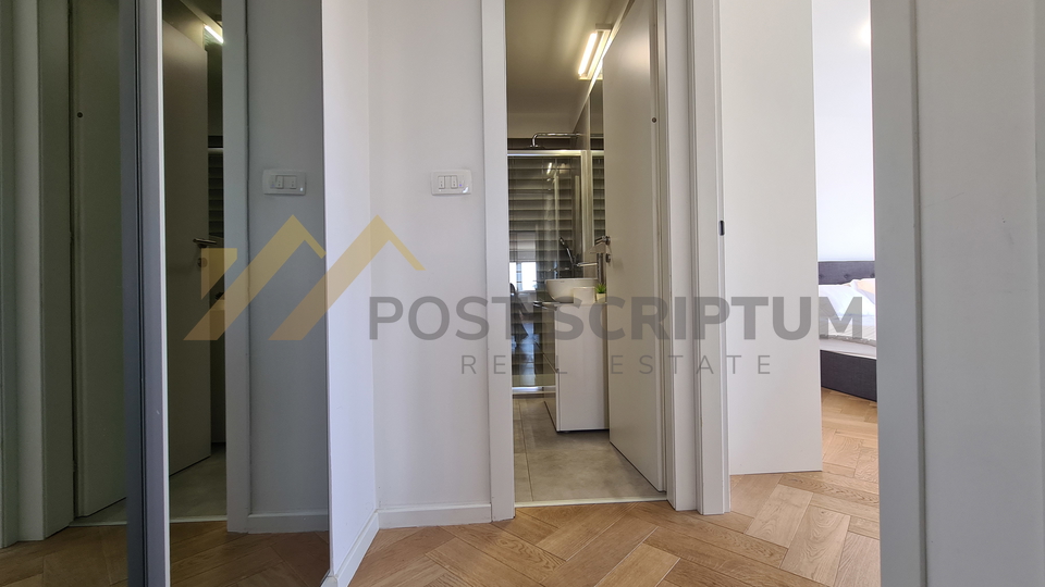 EXCELLENT TWO BEDROOM WITH SEA VIEW, AVAILABLE FOR THE LONG TERM