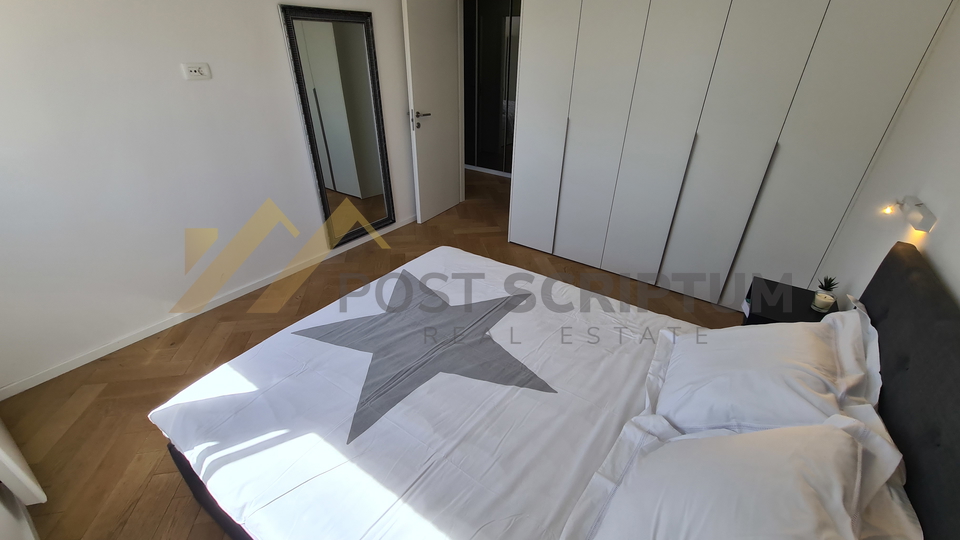 EXCELLENT TWO BEDROOM WITH SEA VIEW, AVAILABLE FOR THE LONG TERM