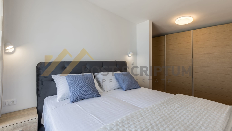 ŽNJAN, MODERN TWO FLOOR  APARTMENT BY THE SEA