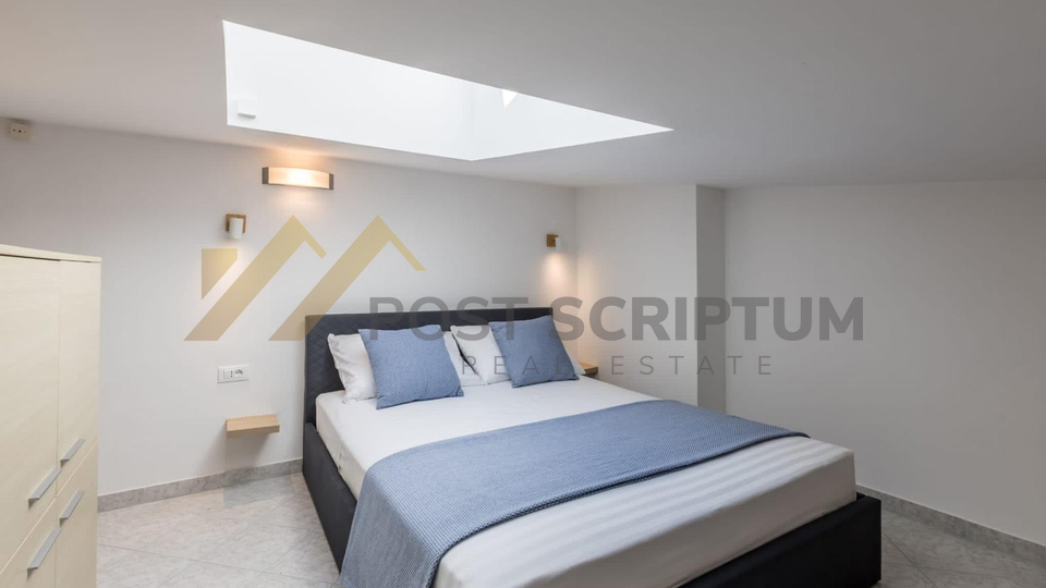 ŽNJAN, MODERN TWO FLOOR  APARTMENT BY THE SEA