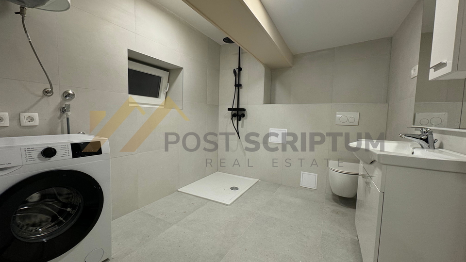 SPINUT&comma; RENOVIRAN JEDNOSOBAN&comma; DUGORO&Ccaron;AN NAJAM&comma; PRVO USELJENJE