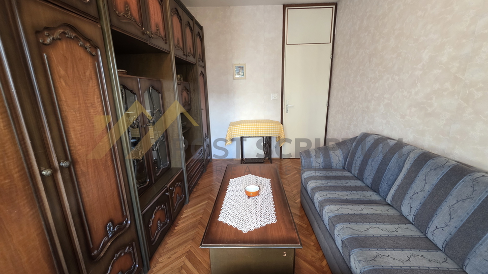 RAVNE NJIVE&comma; ODLI&Ccaron;AN DVOSOBAN S LO&Dstrok;OM