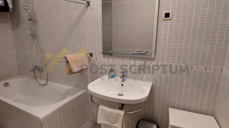 ZENTA, THREE BEDROOM APARTMENT BY THE SEA, LONG-TERM RENT