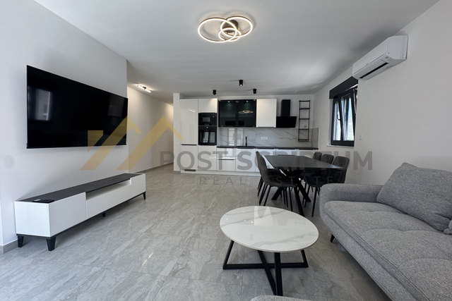 KAŠTEL ŠTAFILIĆ – PRVO USELJENJE, DVOSOBAN STAN, VRT, PARKING