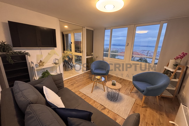 KAŠTEL STARI, KUĆA S OKUĆNICOM OD 700M2, VANJSKI PARKING