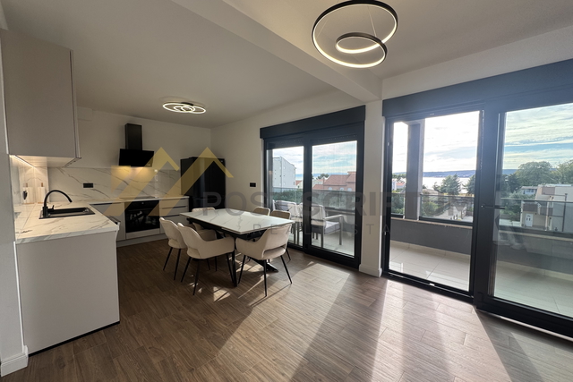 KAŠTEL ŠTAFILIĆ, TROSOBAN, PARKING, DUGOROČAN NAJAM